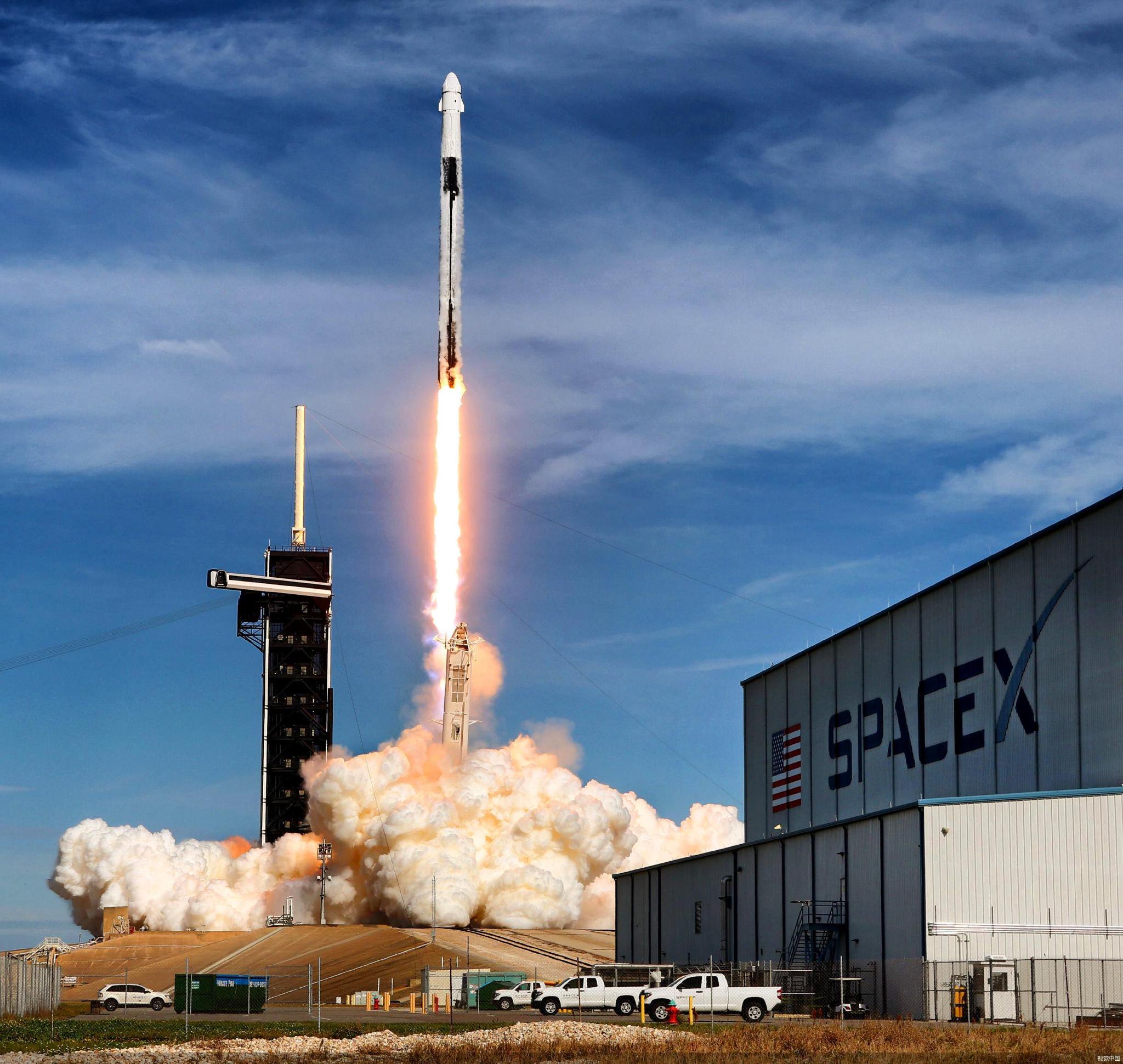 SpaceX下周开启首次商业太空行走